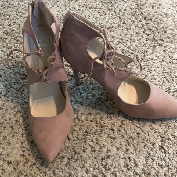 MAUVE LACE UP HEELS - Picture 5 of 5